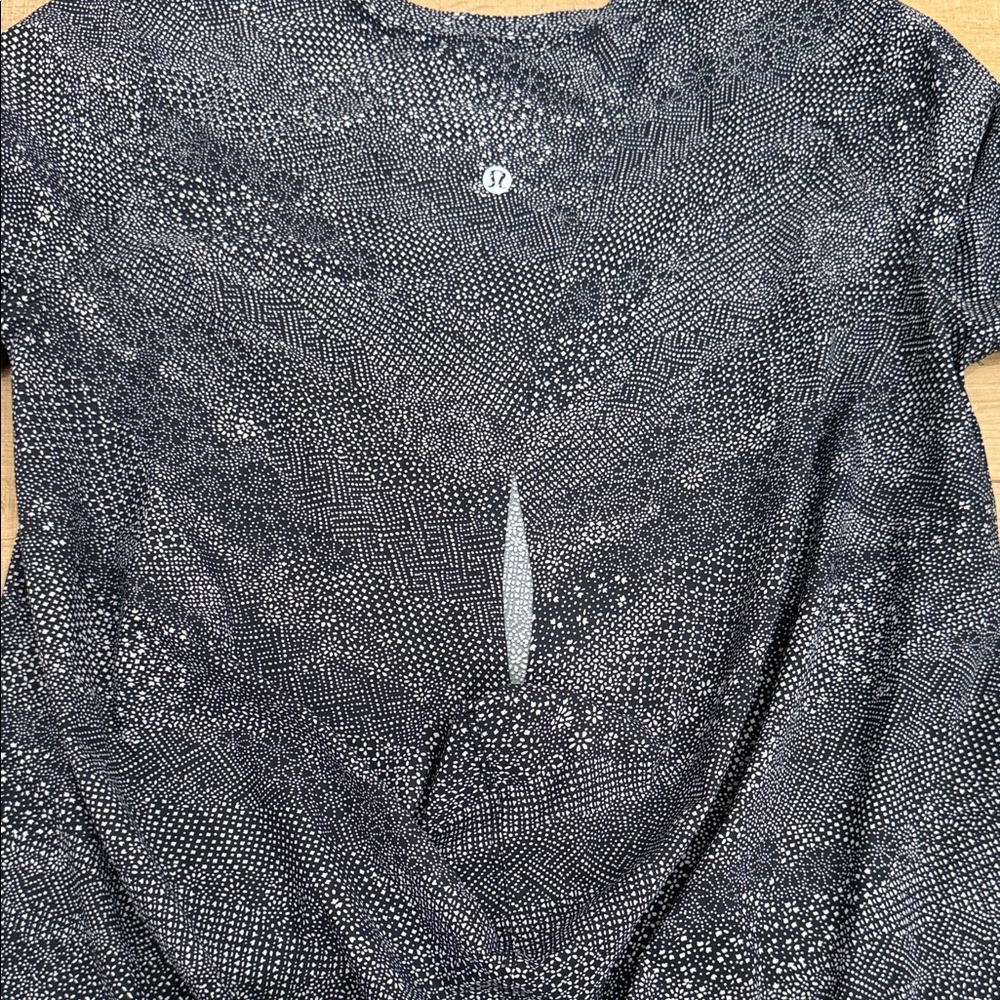 Lululemon Black Mesh Patterned Top - image 3